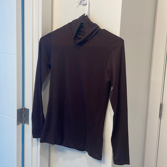 UNIQLO heat-tech turtleneck - Picture 1 of 2